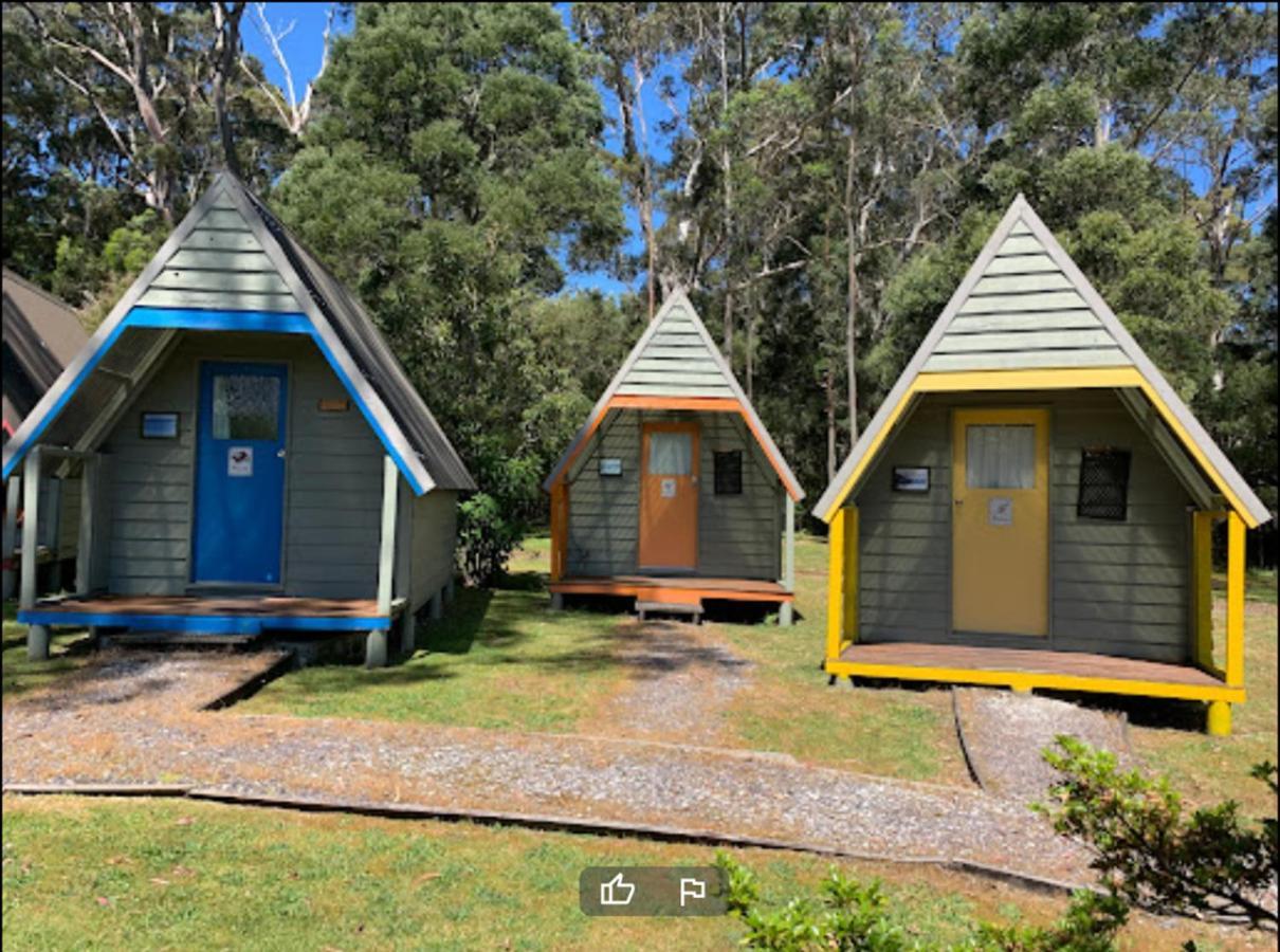Strahan Backpackers Esterno foto